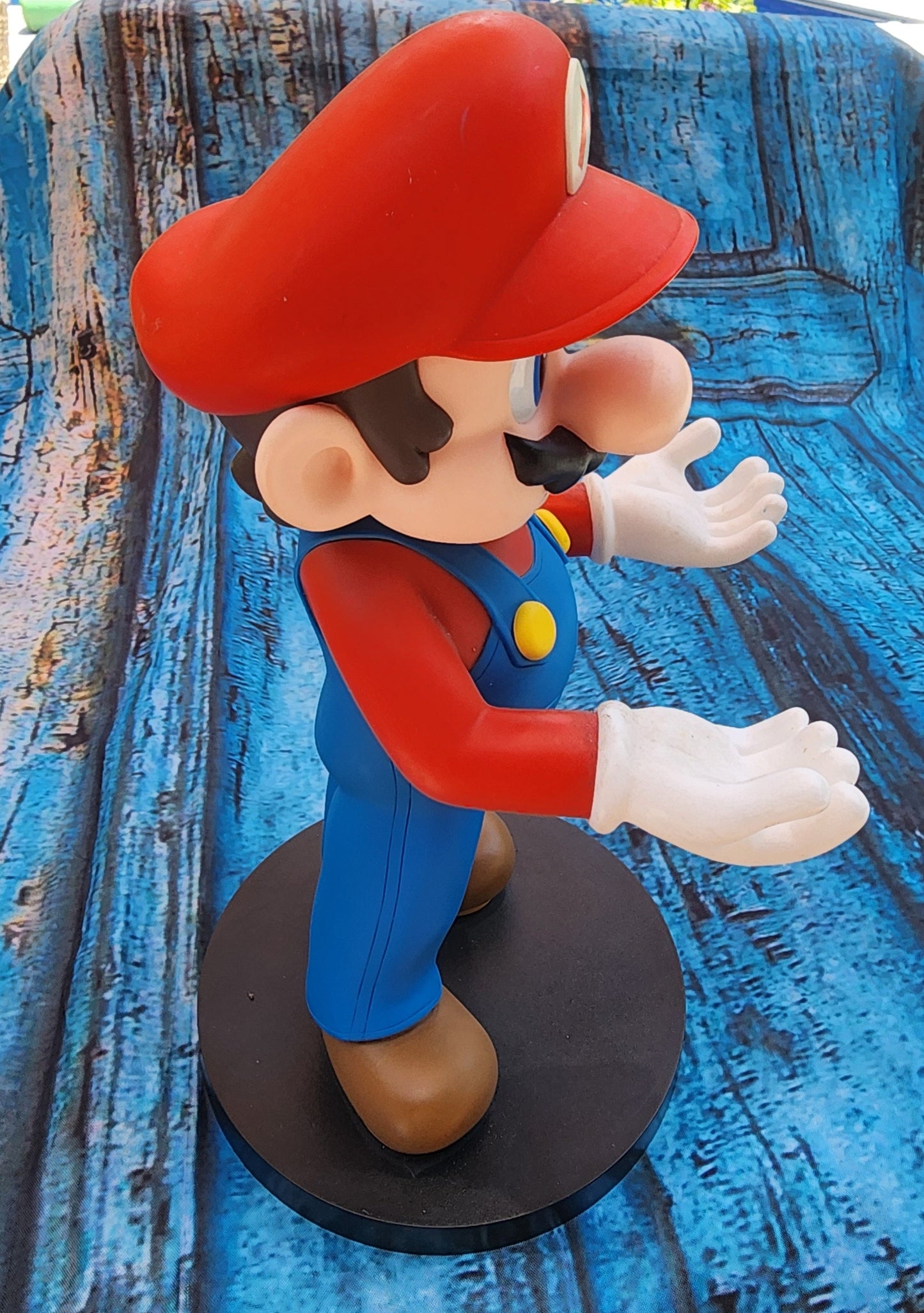 Mario Super Mario 12" Figure Statue NINTENDO DS HOLDER  2011.